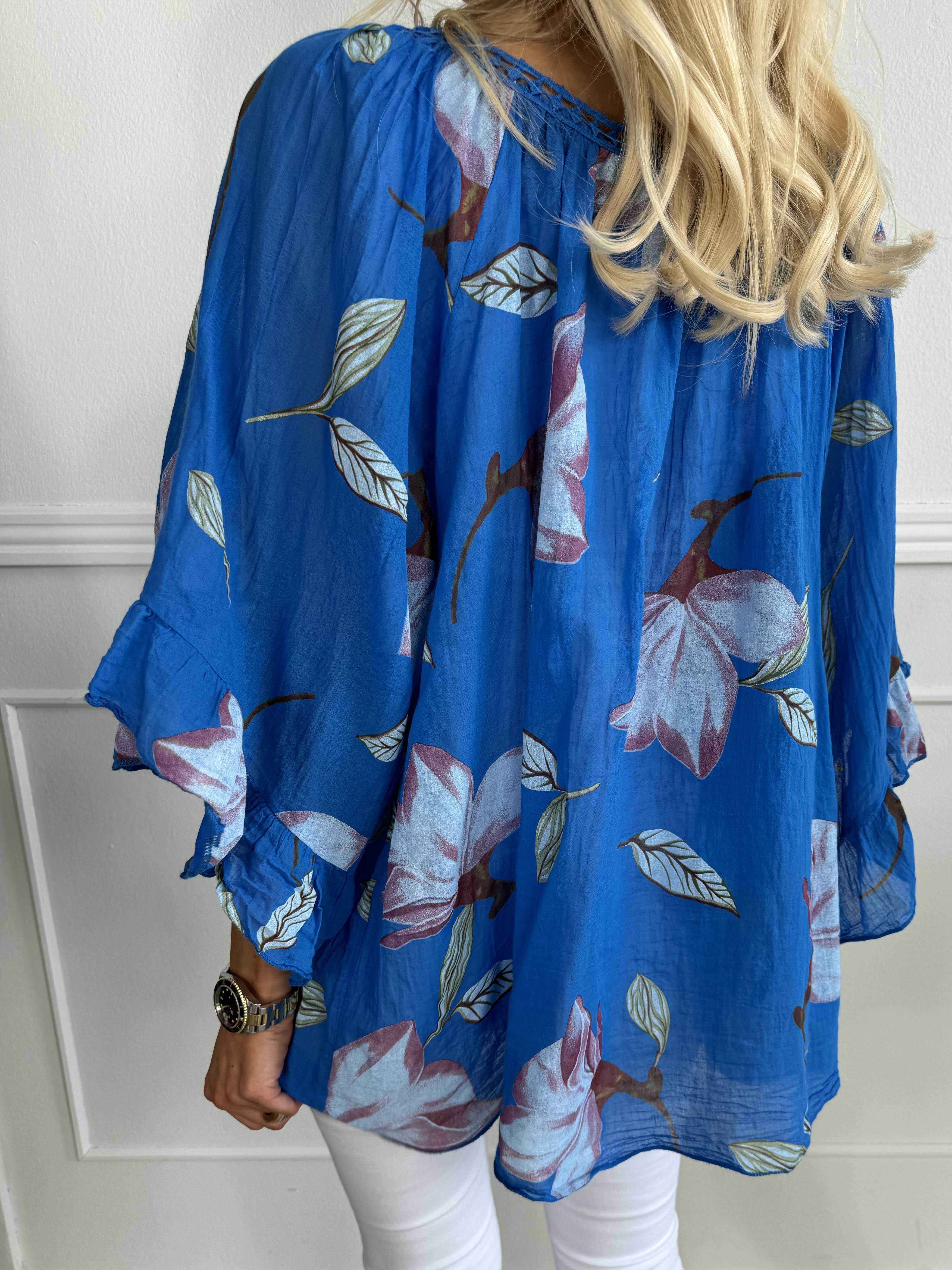 Marija flower - Söt blommig tunika med vackra ärmar